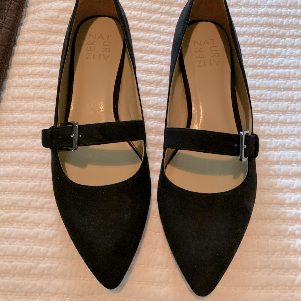 Naturalizer Size  8.5 black shoes